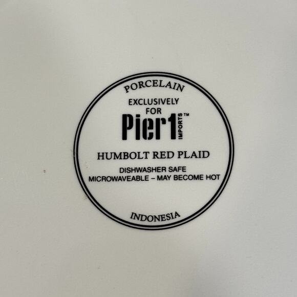 Pier 1 Humbolt Red‎ Plaid Plates Porcelain Round Set Of 2  8" - Picture 6 of 6